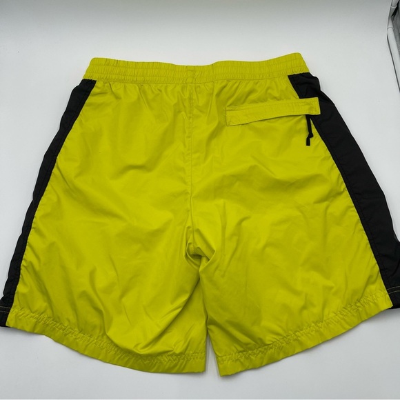 The North Face Men’s Large Hydrenaline Shorts Windwall Black Green Waterproof - Picture 5 of 12